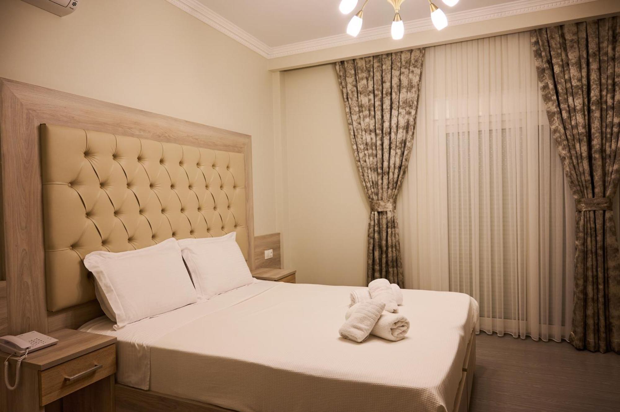 Famissi Suites 1 Kalambaka Exterior foto